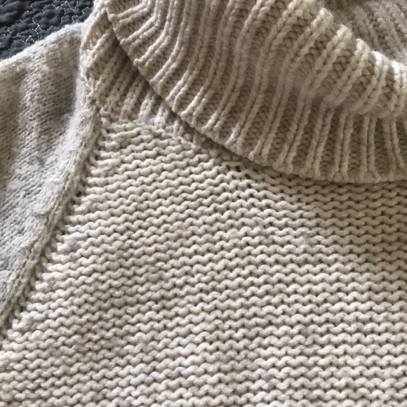 John + Jenn- cowl neck pullover Sweater-S/P - Picture 3 of 14